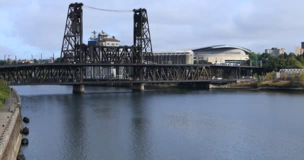 Portland Oregon Centrum Och Bro Över Willamette River — Stockvideo