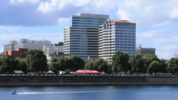 Timelapse Portland Oregon Centro Por Río Willamette — Vídeos de Stock