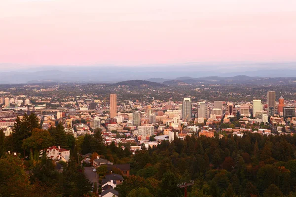 Portland Oregon Bir Hava Görünümünü Alacakaranlıkta — Stok fotoğraf