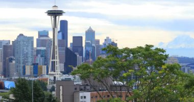 Seattle, Washington manzarası ve Mount Rainier 4k