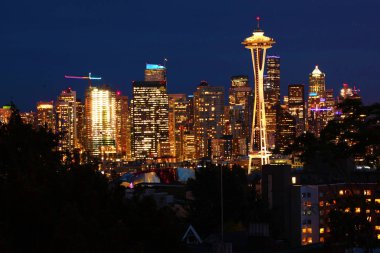 Gece Seattle, Washington şehir merkezinde