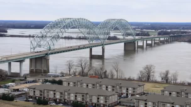 Zeitraffer Der Brücke Über Den Mississippi River Bei Memphis Tennessee — Stockvideo