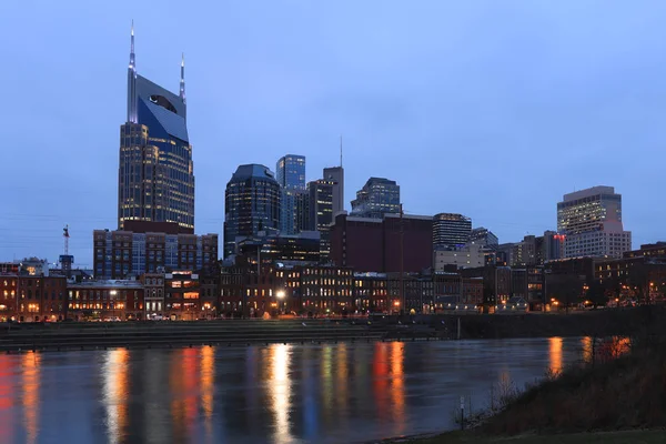 Nashville, Tennessee centro da cidade depois de escurecer — Fotografia de Stock