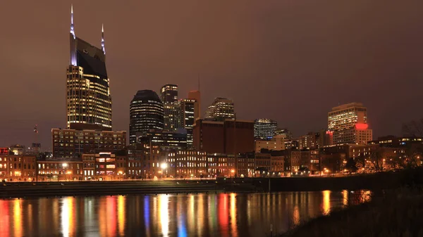 Nashville, Tennessee horizonte después de anochecer — Foto de Stock
