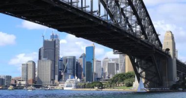 Timelapse Sydney, Avustralya silueti ve Harbour Bridge 4k