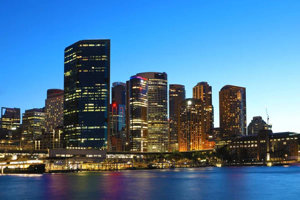 Vista de Sydney, Austrália skyline à noite — Fotografia de Stock