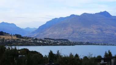 Timelapse Queenstown, Yeni Zelanda güzel bir günde 4k