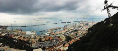 Cebelitarık Körfezi'nin panorama havadan görünümü