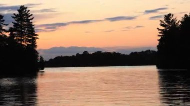 Gün batımından sonra Muskoka, Kanada'da Timelapse Görünümü 4k