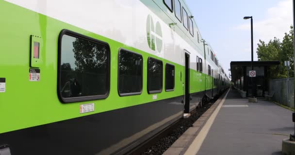 ハミルトン カナダ 2019年9月16日 カナダ オンタリオ州で旅客を積載する列車4K 2019年9月16日 ハミルトン — ストック動画