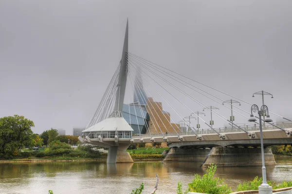 Provencher Bridge and Museum for Human Rights in Canada — Stock Photo, Image