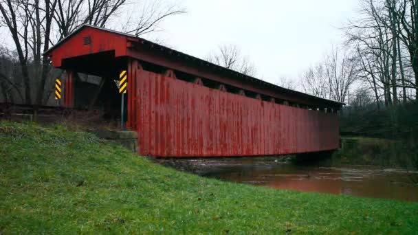 Sarvis Fork Covered Bridge West Virginia Estados Unidos — Vídeo de stock