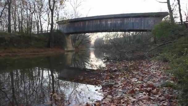 美国肯塔基州科尔维尔覆盖桥 — 图库视频影像