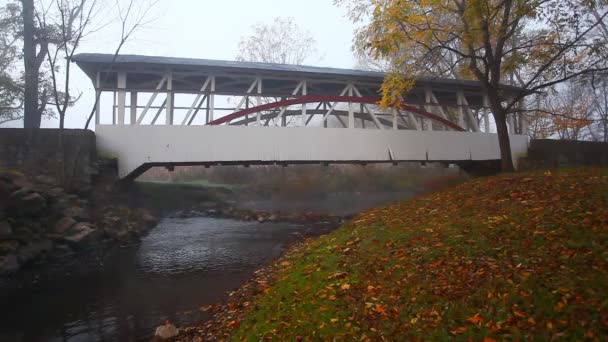 Scène Pont Couvert Kinsley Pennsylvanie États Unis — Video