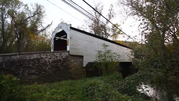 Gibson Covered Bridge Pennsylvania Usa — Stockvideo