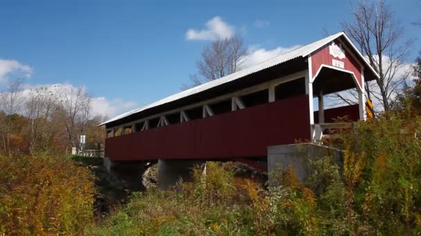 Escena Glessner Covered Bridge Pennsylvania Estados Unidos — Vídeos de Stock
