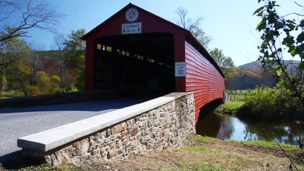 Griesemer Mill Covered Bridge Pensilvânia Estados Unidos — Vídeo de Stock