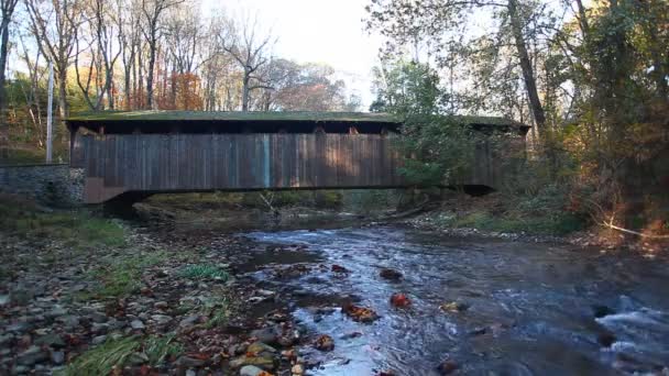 Lintin Stevens Covered Bridge Pennsylvania Estados Unidos — Vídeo de stock