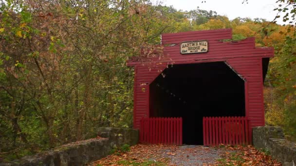 Martins Mill Covered Bridge Pennsylvania Estados Unidos — Vídeos de Stock