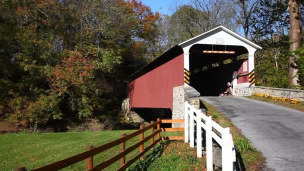 Mercer Mill Covered Bridge Pensylwanii Stany Zjednoczone Ameryki — Wideo stockowe