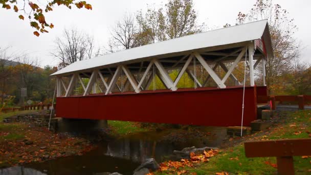 Puente Cubierto Saint Marys Pensilvania Estados Unidos — Vídeos de Stock