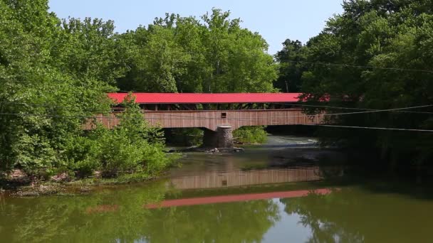 Vista Del Puente Cubierto Academia Pennsylvania Estados Unidos — Vídeos de Stock