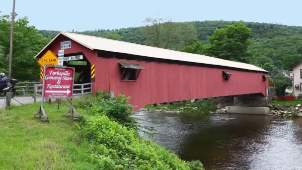 Forksville Covered Bridge Pennsylvania Estados Unidos — Vídeos de Stock