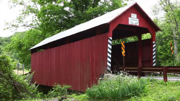 Johnson Covered Bridge Pensylwania Stany Zjednoczone Ameryki — Wideo stockowe