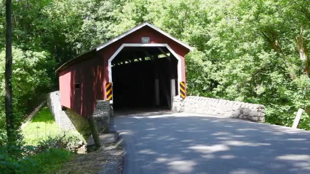 Kurtz Mill Covered Bridge Pensylwania Stany Zjednoczone Ameryki — Wideo stockowe