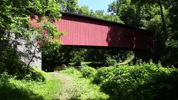 Vista Del Kurtz Mill Covered Bridge Pennsylvania Estados Unidos — Vídeos de Stock