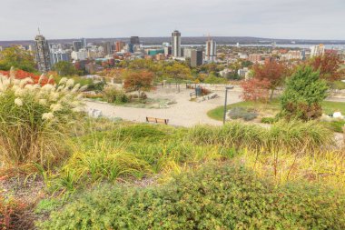 Hamilton, Ontario 'nun sonbaharda renkli bir görüntüsü