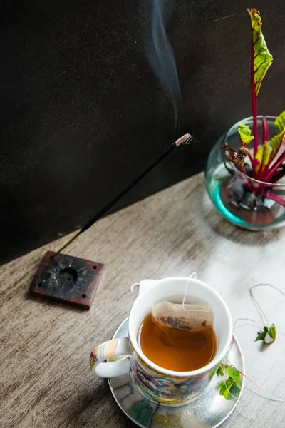 Chá Quente Uma Xícara Chinesa Juntos Uma Planta Beleza — Fotografia de Stock