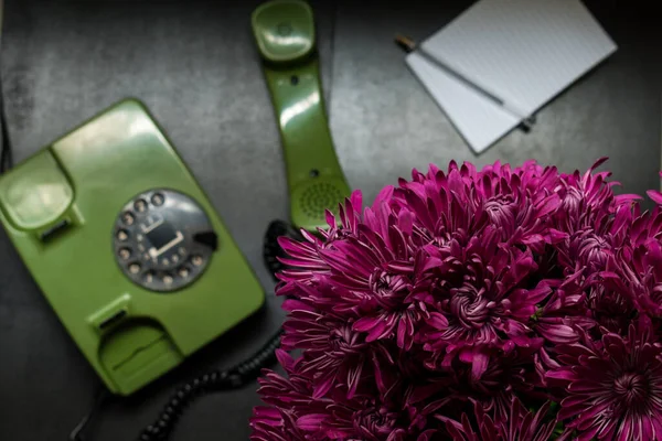 Classic Old Green Telephone Notebook Some Purple Flowers Wooden Table — Stock Photo, Image