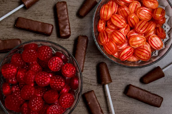 Deliciosos Chocolates Doces Mesa Preparada Para Dia Das Bruxas — Fotografia de Stock