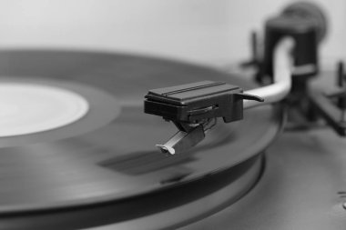 Eski bir stereo vinil plak çalar Close-up. Ayrıntılar