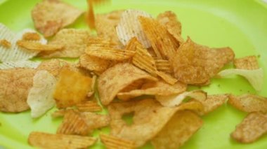 Düşen Patates Cipsi Ağır çekim 