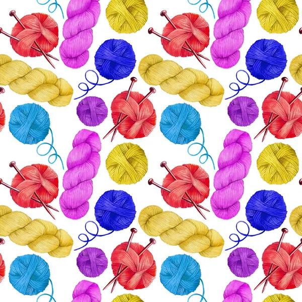 編みのための色の肌と水彩シームレスパターン 編み物 かぎ針編み 針仕事 手作業で作られた話題のかわいい 明るいプリント 青赤黄色紫の白い糸玉 — ストック写真