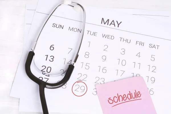 Estetoscopio Página Del Calendario Concepto Examen Médico Regular — Foto de Stock