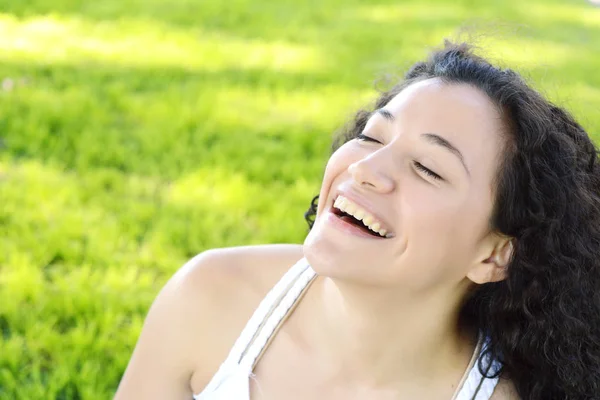 Portrait Beautiful Young Latin Woman Park — Stock Photo, Image