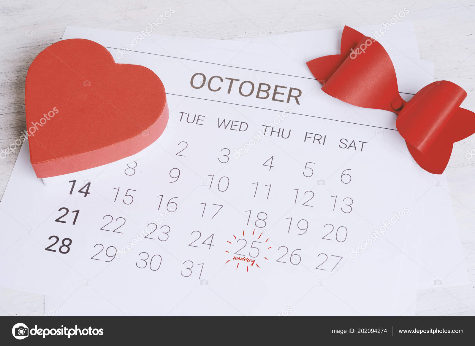 Calendar Gift Box Heart Date Love Concept Stock Photo C Nicomenijes 202094274 calendario gift