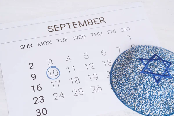 Calendario Con Kippah Calendario Con Fecha Septiembre Rosh Hashaná Concepto — Foto de Stock