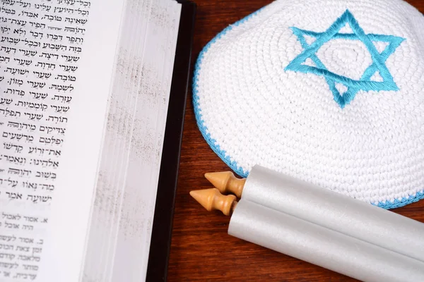 Kippah 在木制背景下的律法 犹太宗教概念 — 图库照片