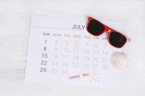 Calendario Verano Horario Con Accesorios Playa Verano Concepto Vacaciones —  Fotos de Stock