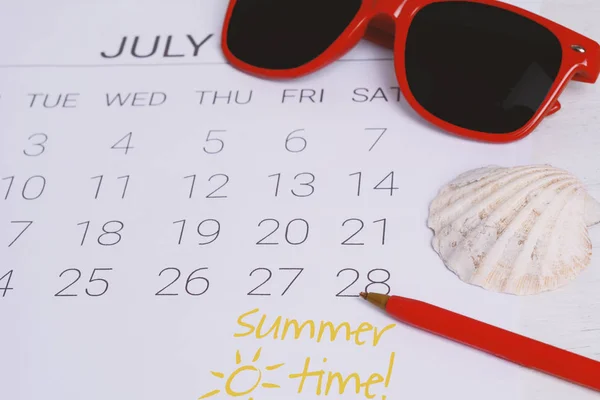 Calendario Verano Horario Con Accesorios Playa Verano Concepto Vacaciones — Foto de Stock
