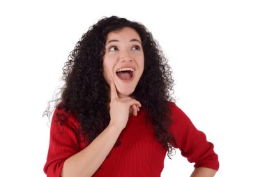 Beyaz arka planda ararken izole düşünme latin kadın.