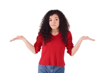 Kararsız genç kadın kolları açık olan. İzole beyaz arka plan.