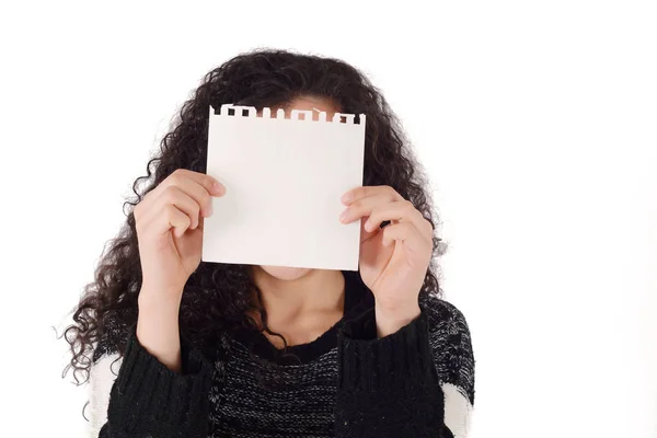 Jovem Mulher Casual Segurando Sinal Branco Isolado Fundo Branco — Fotografia de Stock