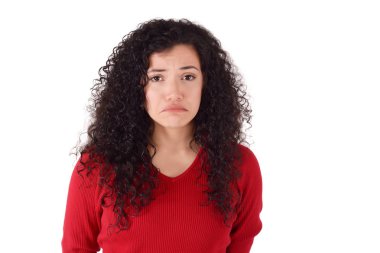 Kameraya bakarak hayal kırıklığına bir sevimli kız portresi. İzole beyaz arka plan.