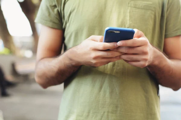 Portrait Young Latin Man Typing His Phone Outdoors — Stock Photo, Image