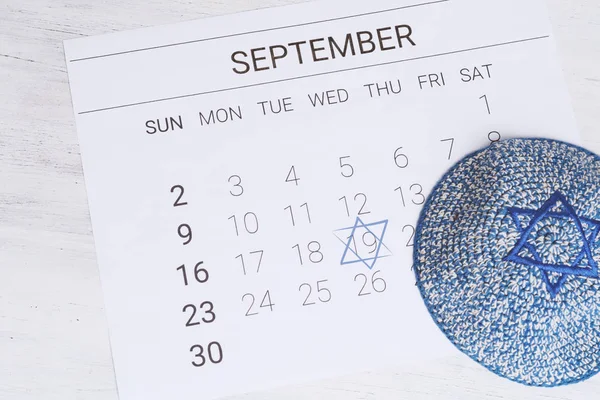 Calendário Com Kippah Conceito Yom Kippur — Fotografia de Stock